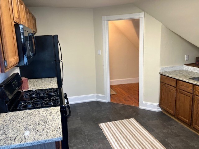Kitchen - 1511 Spring Ave