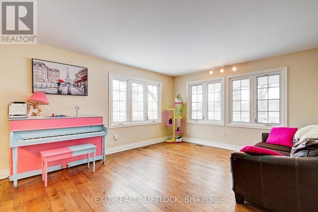 Building Photo - 3 Reid St