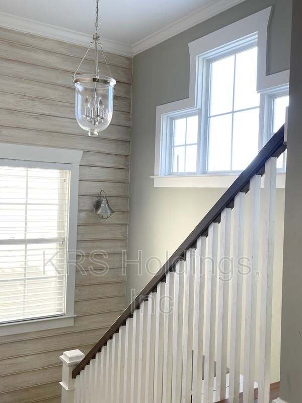 Building Photo - 2604 E Pembroke Ave