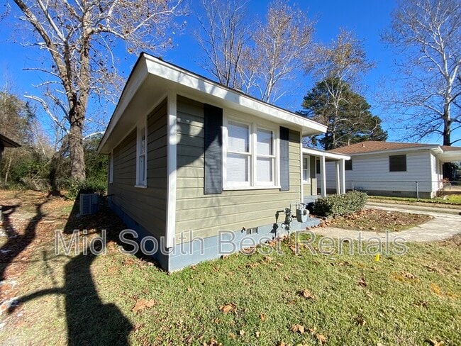 Building Photo - 818 Carver Ln