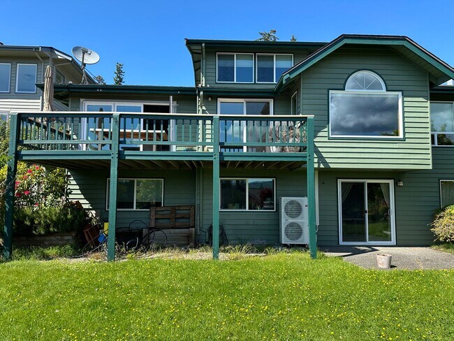 Building Photo - Bellingham 4 Bedroom