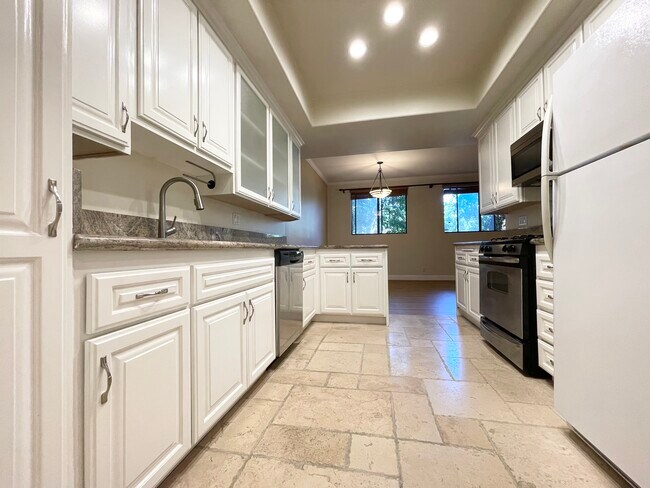 Galley Kitchen - 13331 Moorpark St