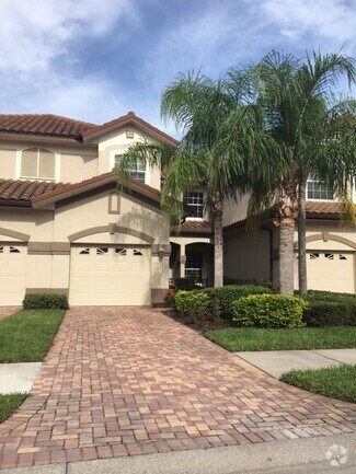 Building Photo - 8217 Miramar Way