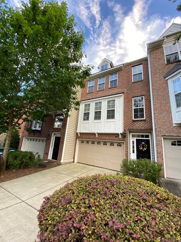 Foto principal - 106 Cabernet Dr