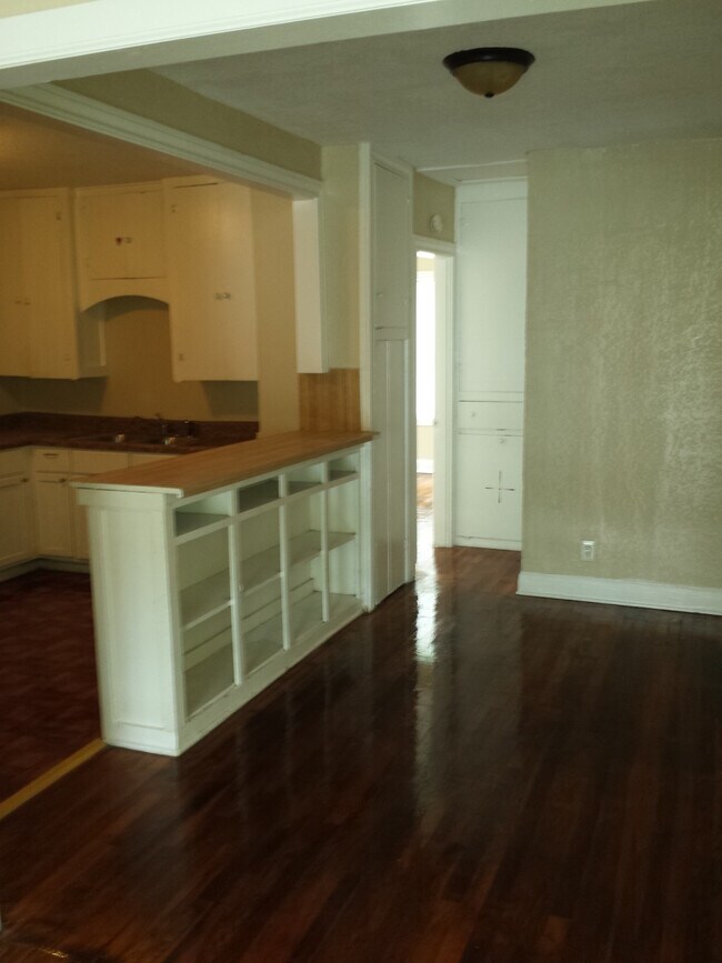 Foto del edificio - 3143 Magnolia, Unit b,
