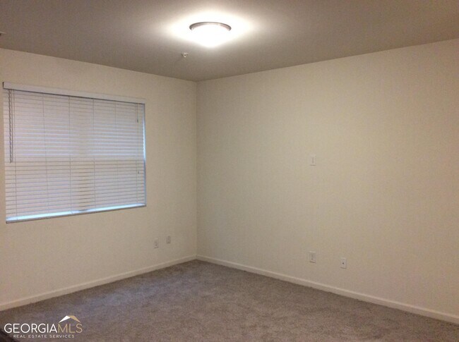 Building Photo - 1627 Larkspur Trl