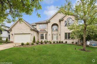 Building Photo - 1040 Buckingham Dr