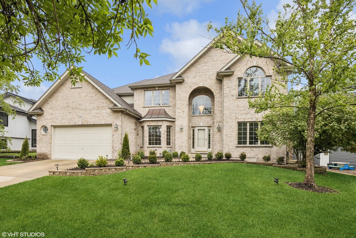 Primary Photo - 1040 Buckingham Dr
