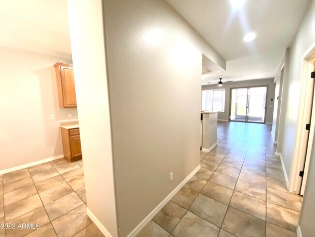 Building Photo - 182 W Twin Peaks Pkwy