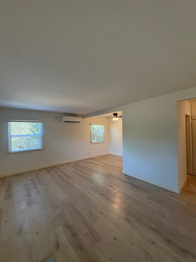 Foto del edificio - 17629 San Jose St