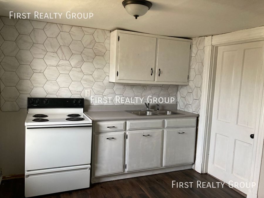 533 N Main St Unit Apt. B, Franklin, OH 45005 - Room for Rent in ...