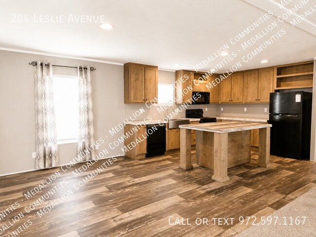 Foto del edificio - 204 Leslie Ave