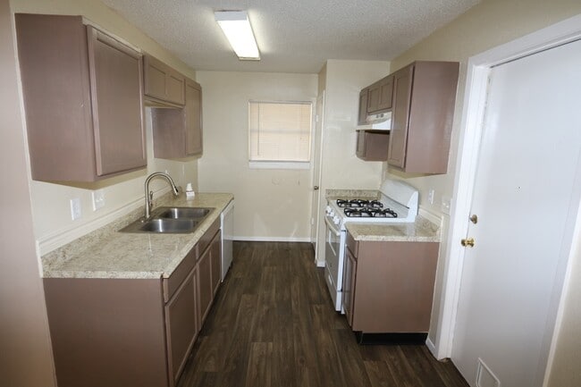 Building Photo - 4411 Prairie Meadow Dr