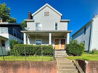 Building Photo - 647 Spruce Ave