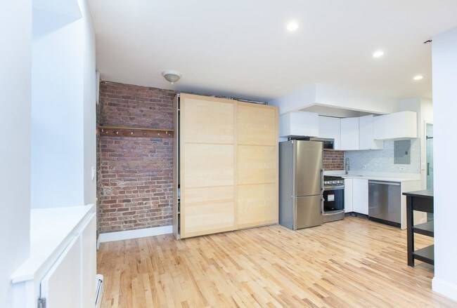 Building Photo - 87 Clay Street