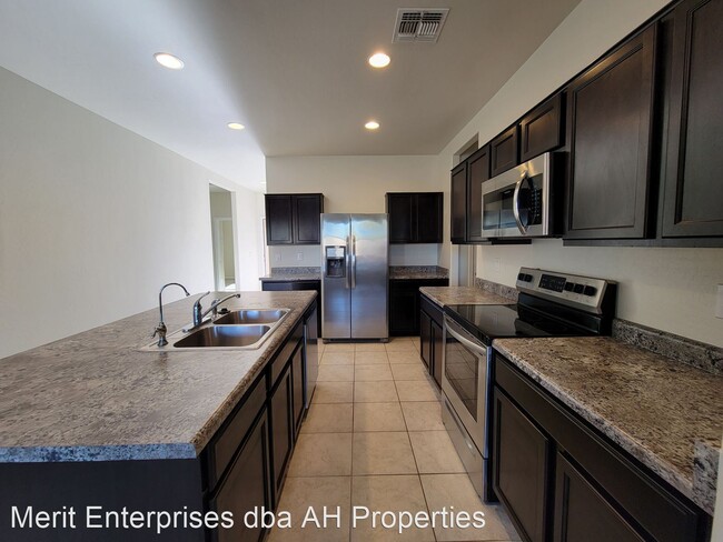 3 br, 2 bath House - 2394 E SAN GABRIEL TRL photo'