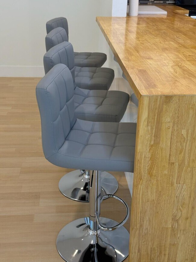 Building Photo - 116 Salisbury E