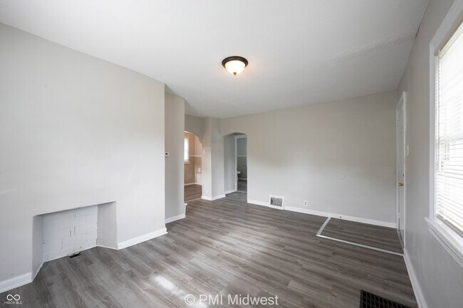 Foto del edificio - 1415 W Pruitt St