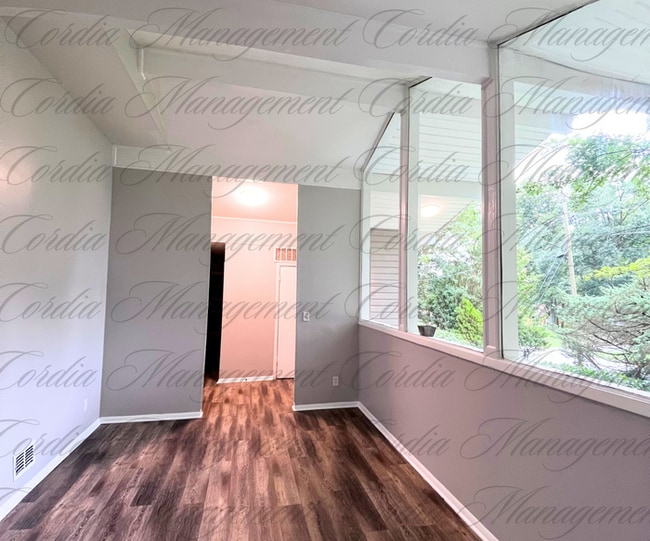 Building Photo - Feel Presidential in this Comfortable Home...