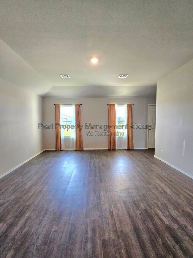 Foto del edificio - 7523 E 144th Pl N