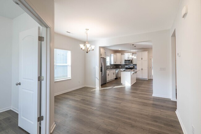 Foto del edificio - BEAUTIFUL 4 Bedroom Home -  Stonebridge Fa...