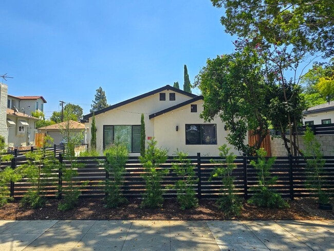 Newly Renovated 4BR Lamanda Park Units! - Newly Renovated 4BR Lamanda Park Units! Apartment