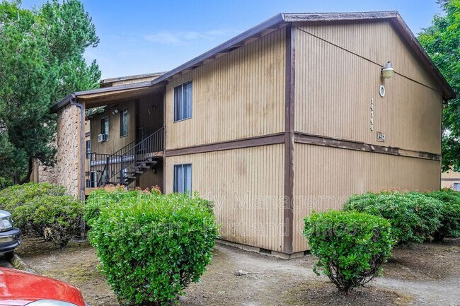 Building Photo - 14144 NE Sandy Blvd