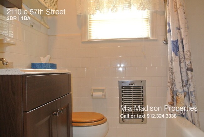Building Photo - 2110 E 57th St