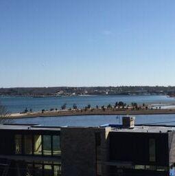 Building Photo - 19 S Harbor Dr