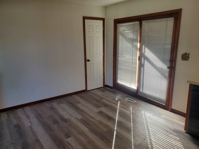 Foto del edificio - 15502 Ann Ave