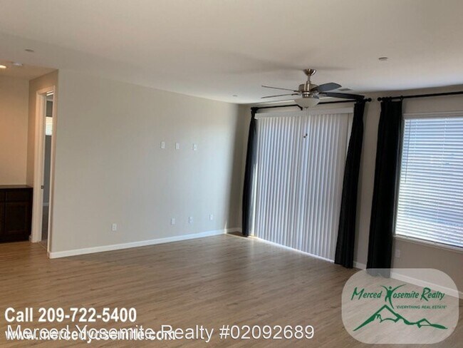 Building Photo - 3 br, 2 bath House - 734 Andrea Dr.