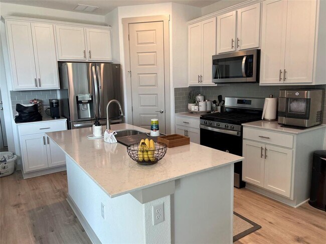 Foto del edificio - 2036 Centerline Ln