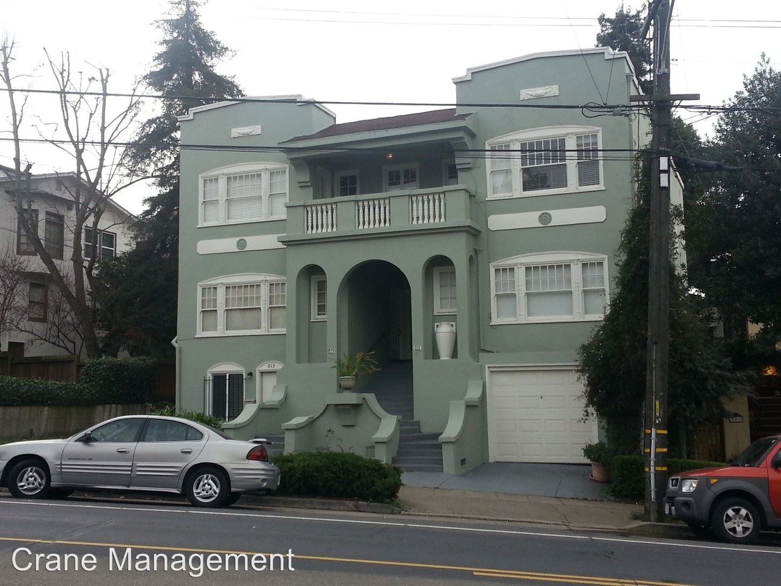 Primary Photo - 811 MacArthur Blvd