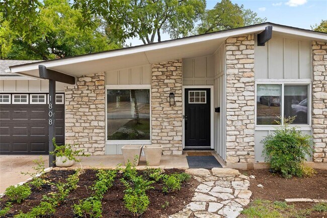 Building Photo - 1808 St Albans Blvd