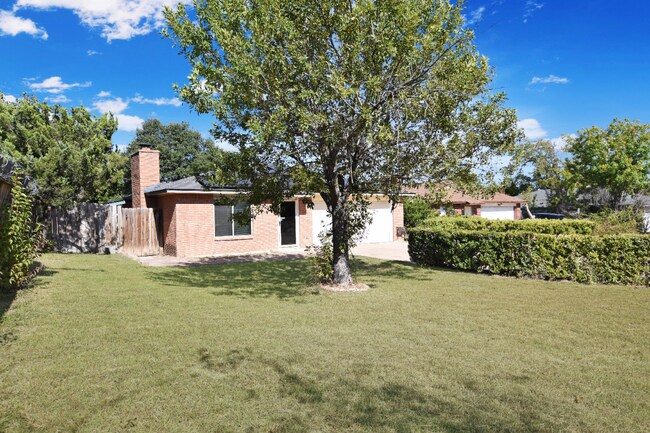 Foto del edificio - 4501 Lago Cir