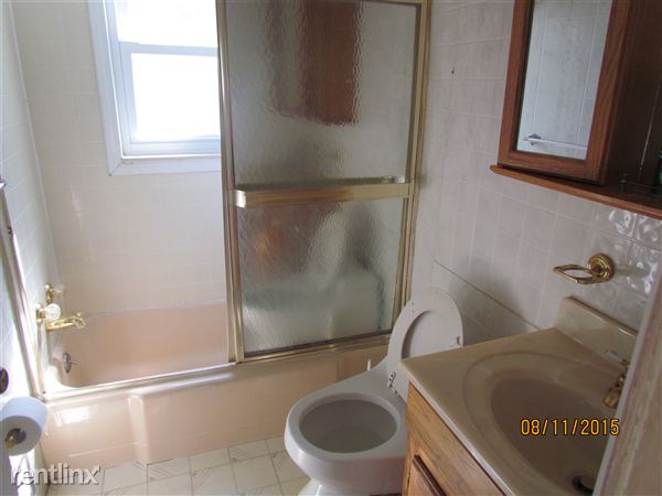 Foto del edificio - 28678 Couzens Ave