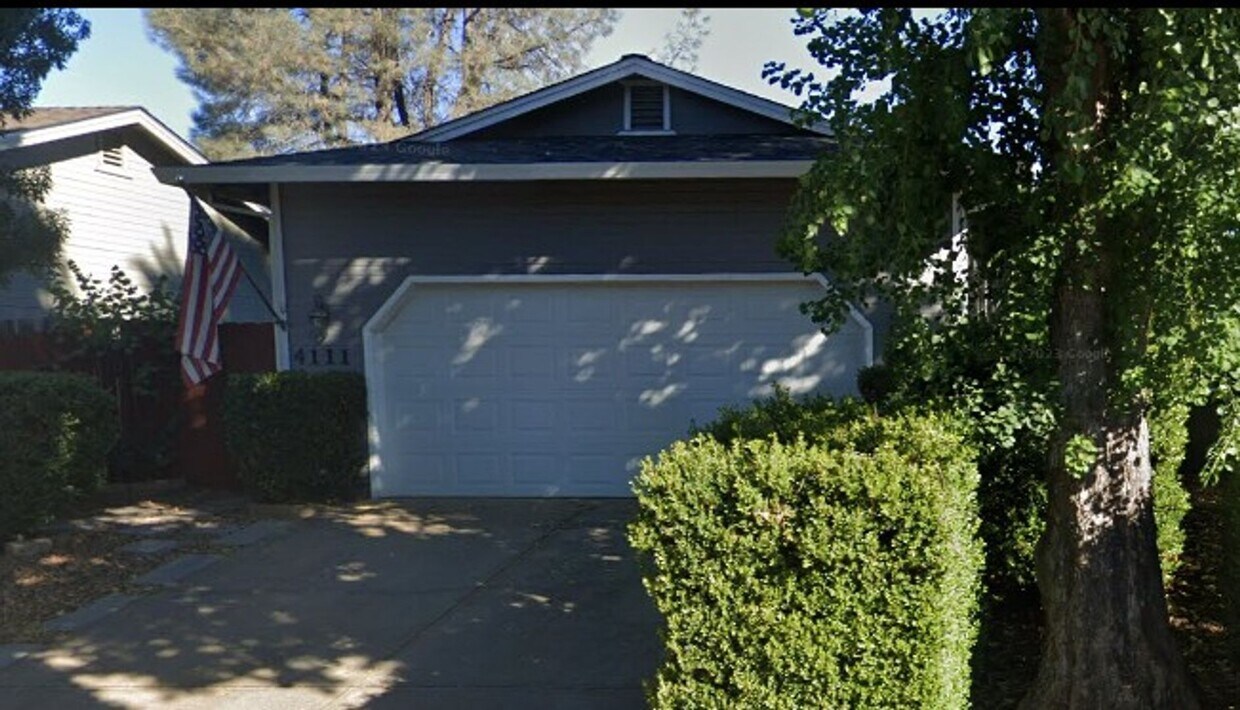 Foto principal - Downtown Shasta Lake Home Close to Shopping