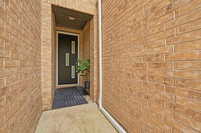 Foto del edificio - 311 Bridgeford Dr