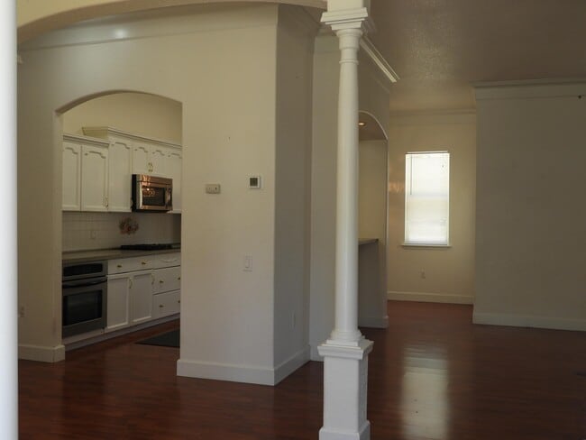 Building Photo - 1650 Fife Ct