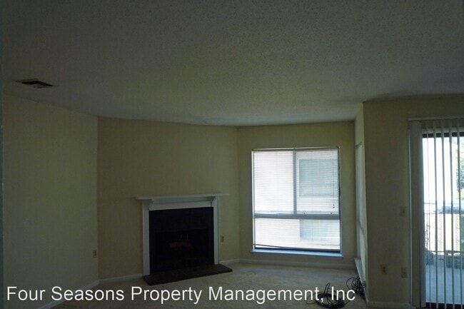 Building Photo - 2 br, 2 bath House - 4900-F Spring Lake Drive
