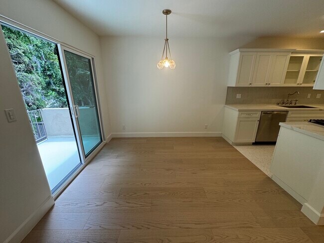 Foto del edificio - 6345 Primrose Ave