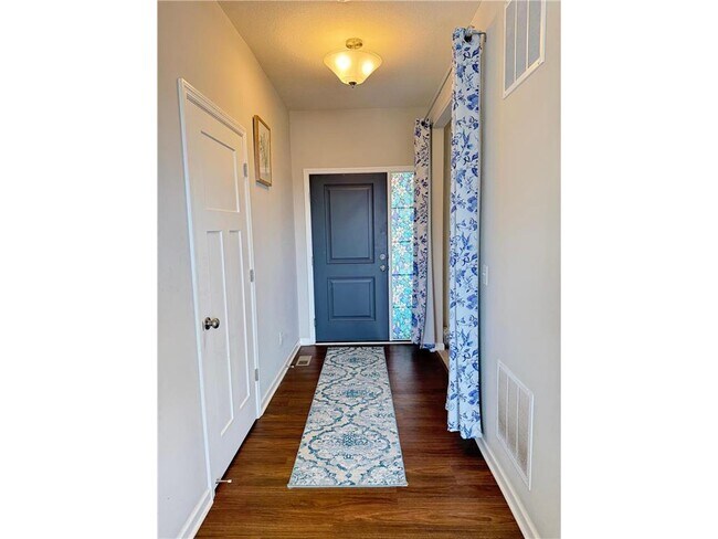 Foto del edificio - 1866 Spring Creek Dr