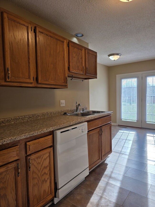 Building Photo - 1609 Bourland Ln