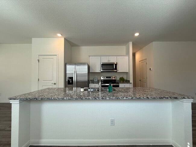 Kitchen - 1102 Treeta Trl