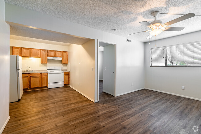 1BR, 1BA - 500SF - Comedor - Valleyview Apartments