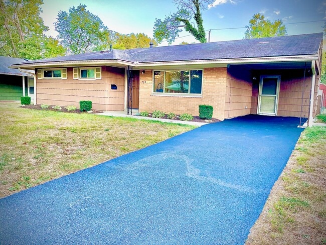 Building Photo - 765 Stinchcomb Dr