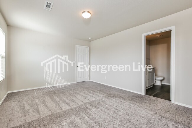 Building Photo - 1071 Huntington Dr