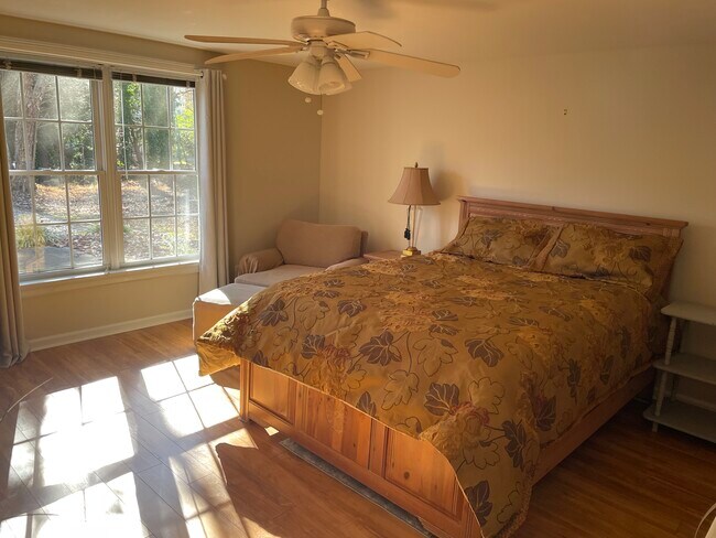 Building Photo - 4920 Bagley Terrace Dr