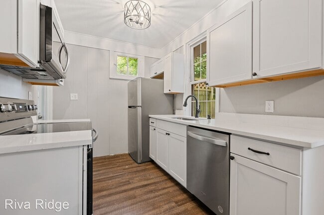 Building Photo - 3 br, 1 bath House - 120 Sumner Avenue