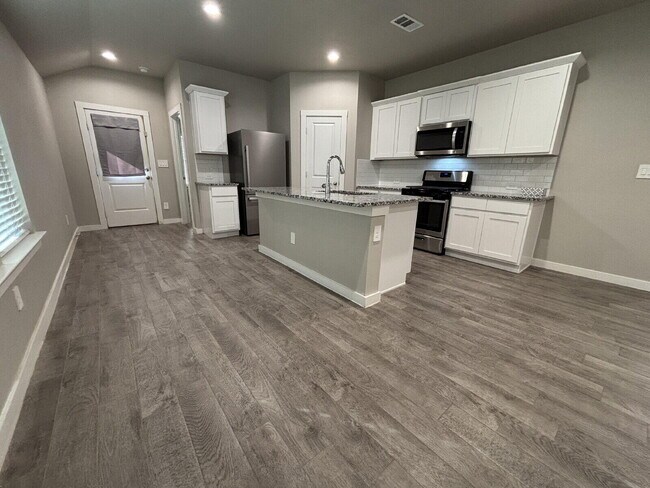 Foto del edificio - 4705 126th St